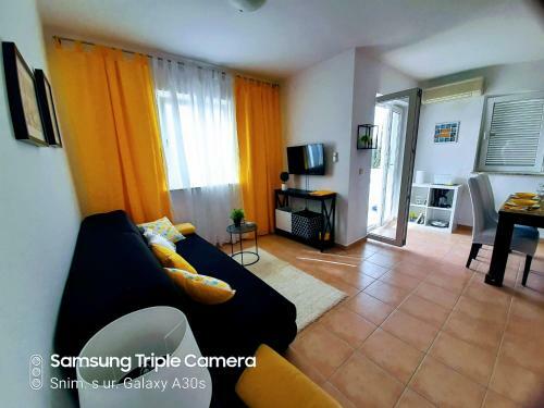 Apartment Loly - A Few Steps To The Beach!