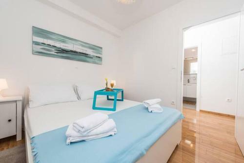 Blue Sky, Modern Sea View Apartment