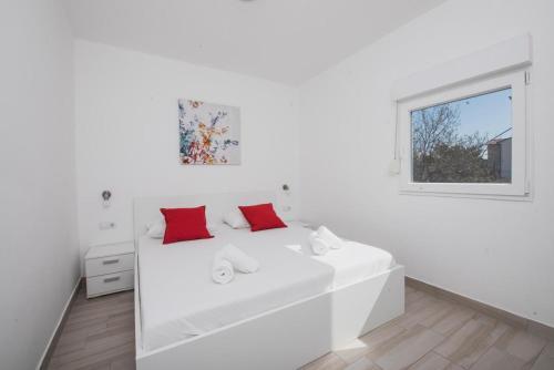 Apartments By The Sea Novalja, Pag - 17214
