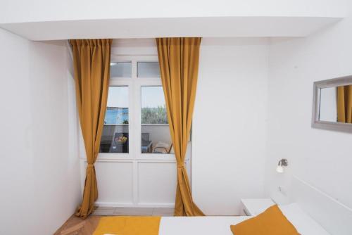 Apartments By The Sea Novalja, Pag - 17214