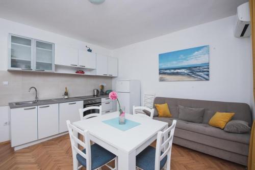 Apartments By The Sea Novalja, Pag - 17214