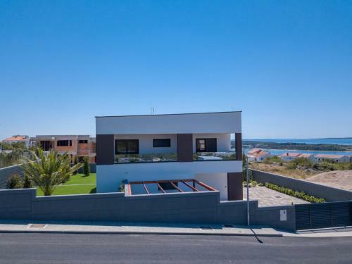Villa Estate