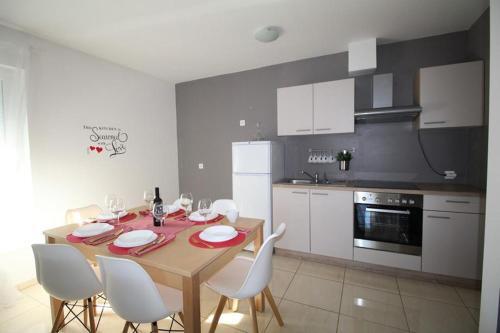 Apartments With A Parking Space Novalja, Pag - 17954