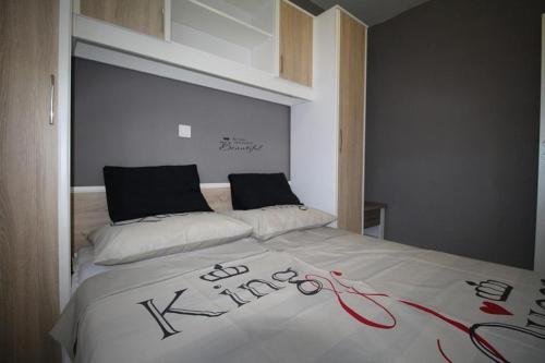 Apartments With A Parking Space Novalja, Pag - 17954