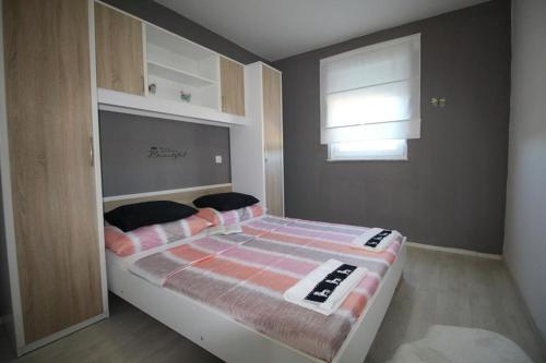 Apartments With A Parking Space Novalja, Pag - 17954