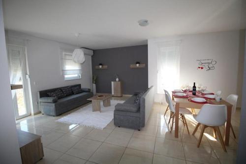 Apartments With A Parking Space Novalja, Pag - 17954