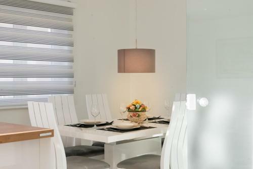 Joy 1 Apartment