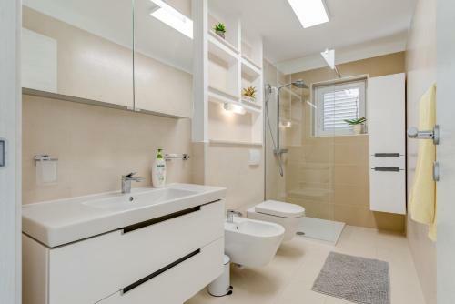 Joy 1 Apartment