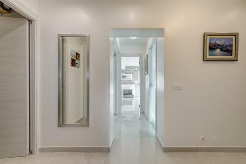Joy 1 Apartment