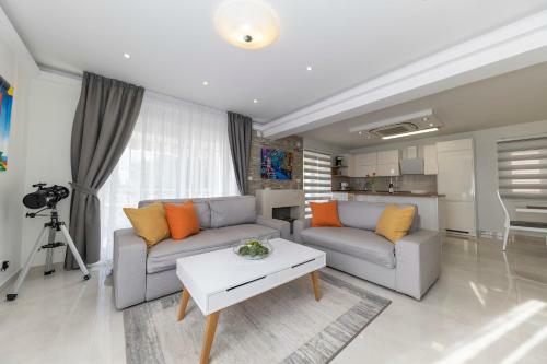 Joy 1 Apartment