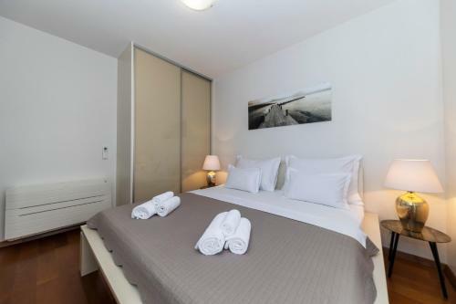 Joy 1 Apartment