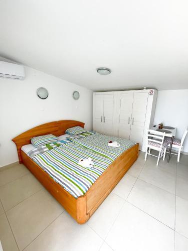 Villa Lara (blue Horizon Guest House)