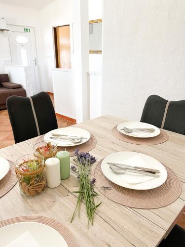 Villa Lara (blue Horizon Guest House)