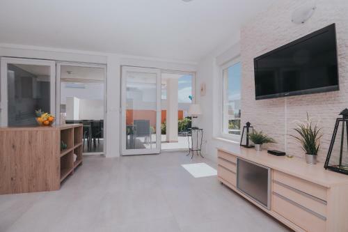 Fantasy View Villa