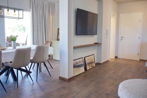 Retro & Fancy Apartments Lld