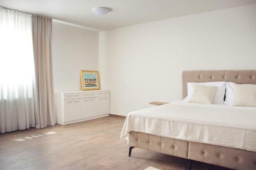 Retro & Fancy Apartments Lld