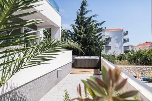 Tomana Deluxe Duplex Apartment With Jacuzzi