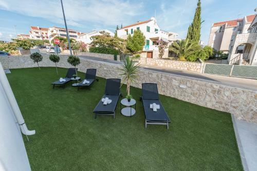 Pool Apartments Banta B