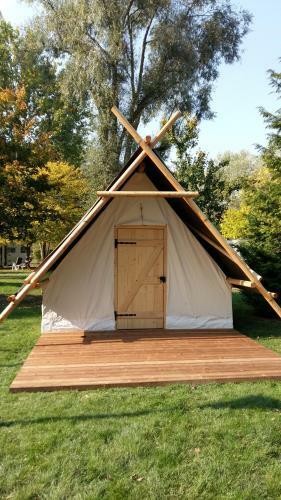 Camping Du Port De Plaisance