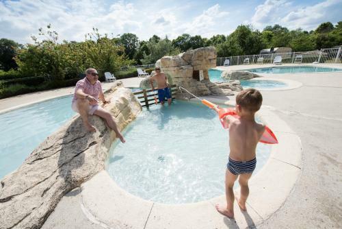 Camping Du Port De Plaisance