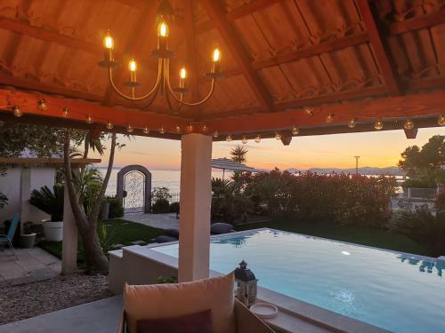Villa Maris- Beachfront Villa With Exclusive Pool