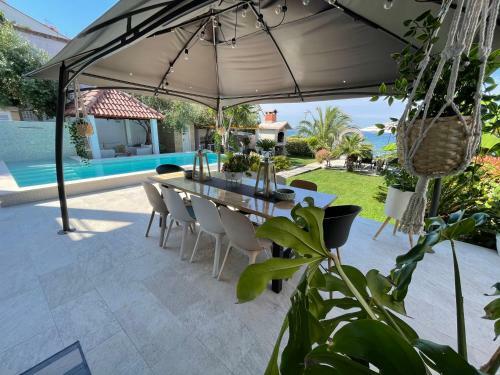 Villa Maris- Beachfront Villa With Exclusive Pool