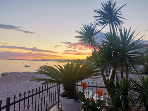 Villa Maris- Beachfront Villa With Exclusive Pool