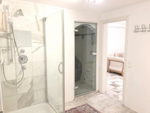 F10 Apartments Roth