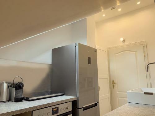 F10 Apartments Roth