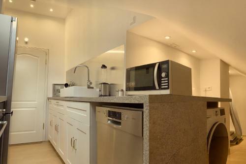 F10 Apartments Roth