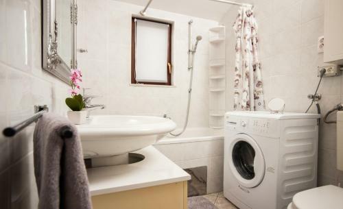 Apartamentos Nina Suites With Sea View