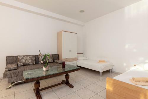 Hostal Apartments Antonio - Podstrana, Split
