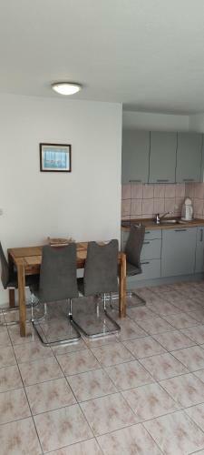 Hostal Apartments Antonio - Podstrana, Split