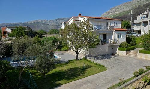 Villa 4us With Pool, Near Split And Sea