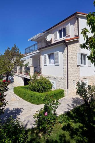 Villa 4us With Pool, Near Split And Sea