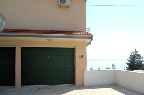 Holiday Apartments With Sea View