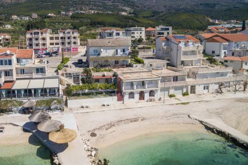 Sunrise Beach Apartments