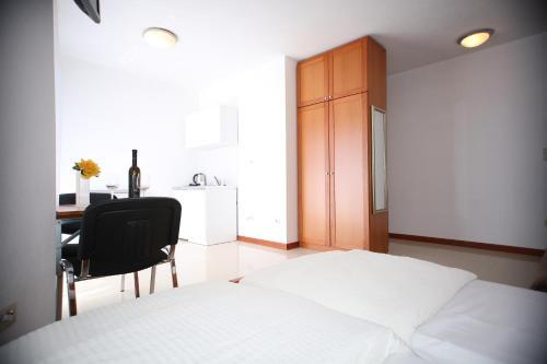 Apartments Toni 2000