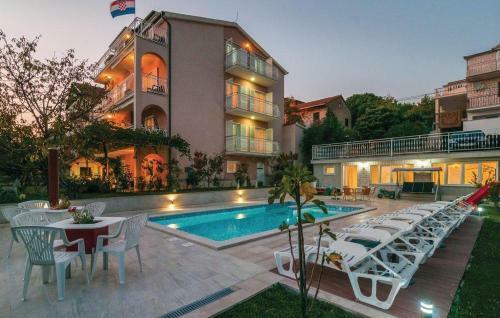 Apartments With A Swimming Pool Podstrana, Split - 17887