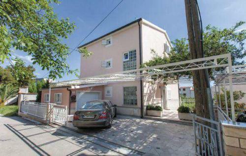 Apartments With A Swimming Pool Podstrana, Split - 17887