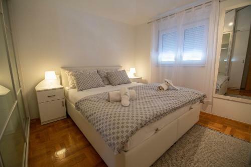 Apartment R&r