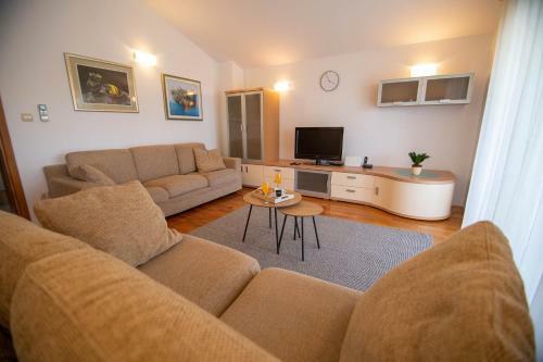 Apartment R&r