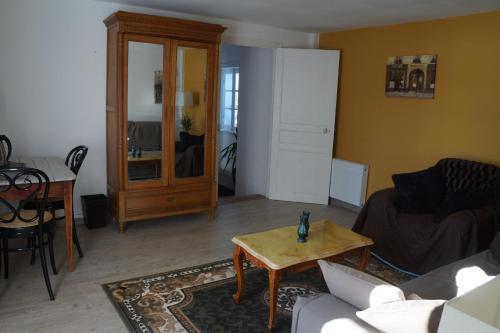 Bed & Breakfast Chateau De Savennes - Caveau De Sabrage