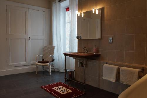 Bed & Breakfast Chateau De Savennes - Caveau De Sabrage