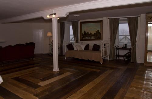 Bed & Breakfast Chateau De Savennes - Caveau De Sabrage