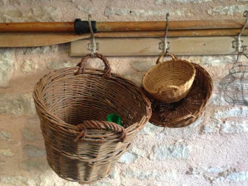 Hostal C�t�-serein - Chambres De La Tour Cach�e
