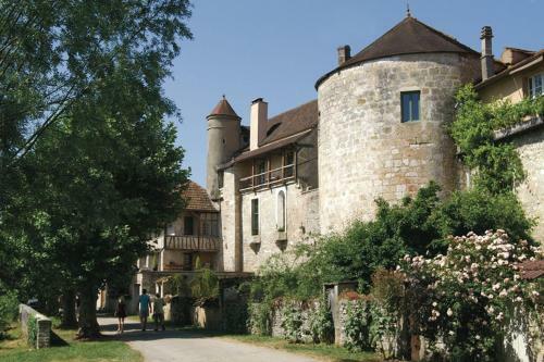 Hostal C�t�-serein - Chambres De La Tour Cach�e