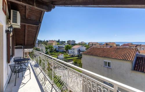 Top Split Region Apartments