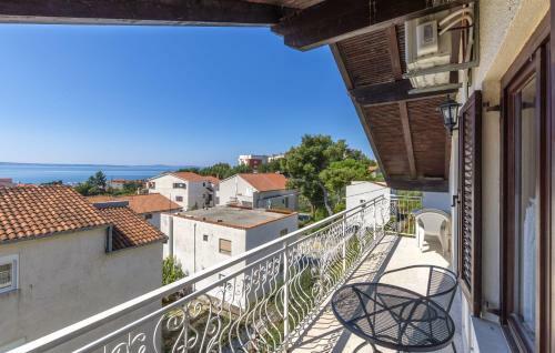 Top Split Region Apartments