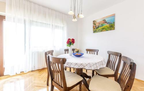 Top Split Region Apartments